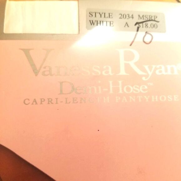 Vanessa Ryan Demi Hose - Picture 2 of 4